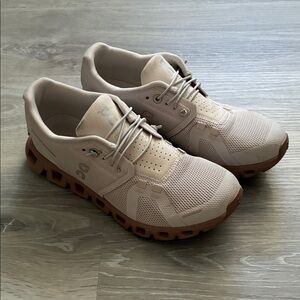 On Running Women’s Cloud 5 Sand Rosebrown EUR 38 US 7